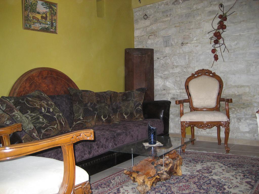 Our House Hotel Vavla Luaran gambar