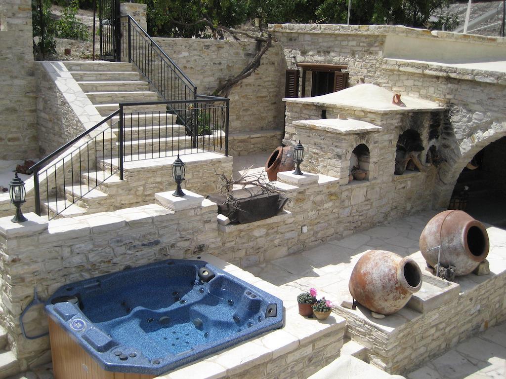 Our House Hotel Vavla Luaran gambar