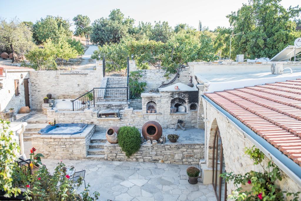 Our House Hotel Vavla Luaran gambar